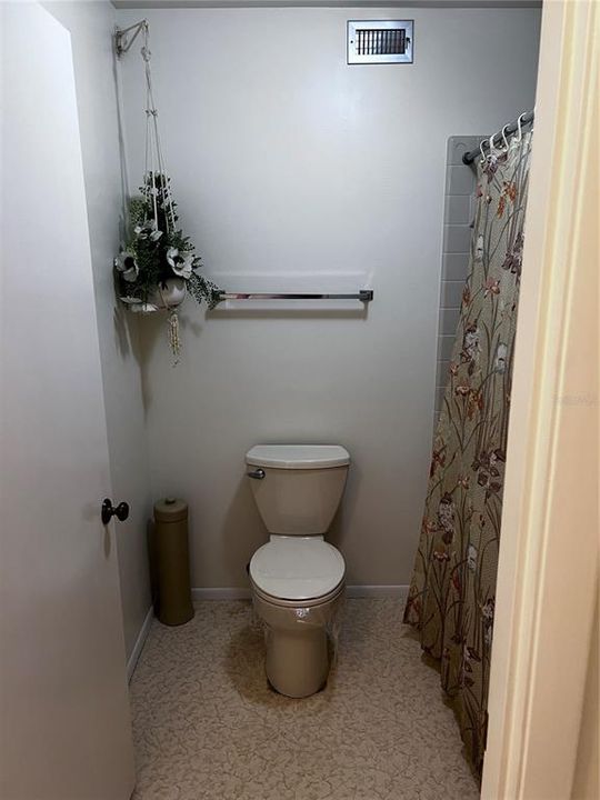 Activo con contrato: $135,000 (2 camas, 2 baños, 1408 Pies cuadrados)