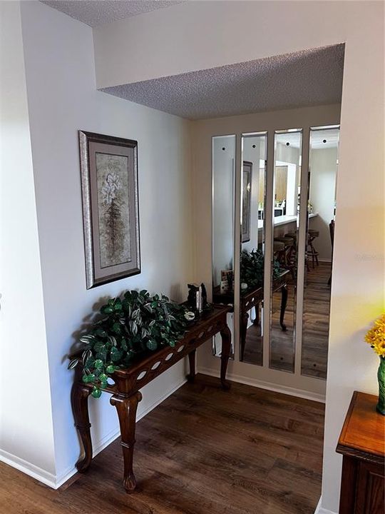 Activo con contrato: $135,000 (2 camas, 2 baños, 1408 Pies cuadrados)