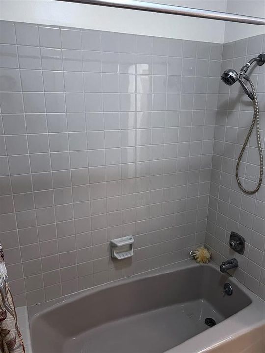 Activo con contrato: $135,000 (2 camas, 2 baños, 1408 Pies cuadrados)