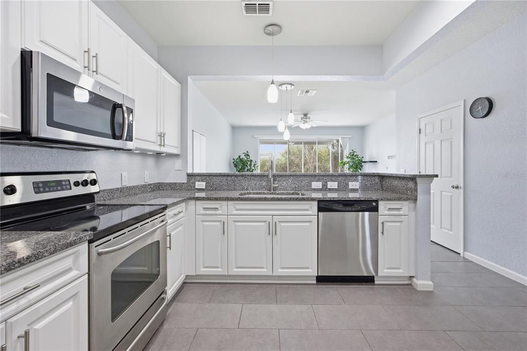 For Sale: $224,900 (3 beds, 2 baths, 1584 Square Feet)