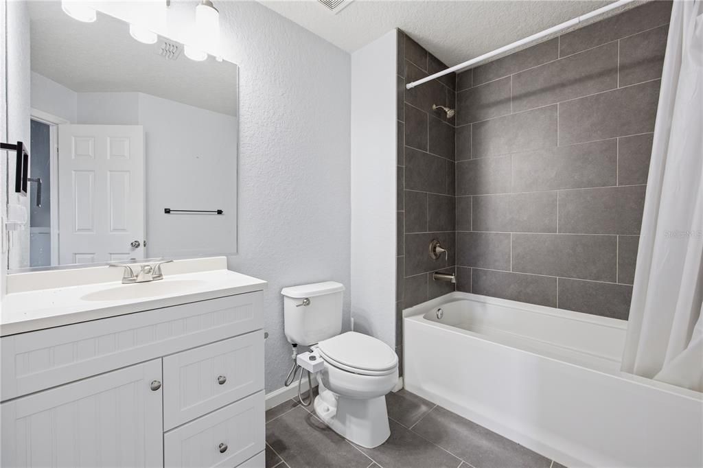 For Sale: $224,900 (3 beds, 2 baths, 1584 Square Feet)