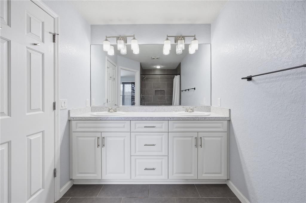 For Sale: $224,900 (3 beds, 2 baths, 1584 Square Feet)