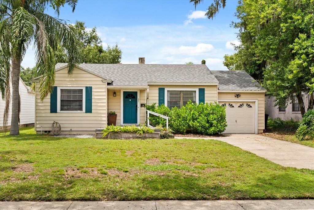 For Sale: $699,900 (3 beds, 3 baths, 2000 Square Feet)