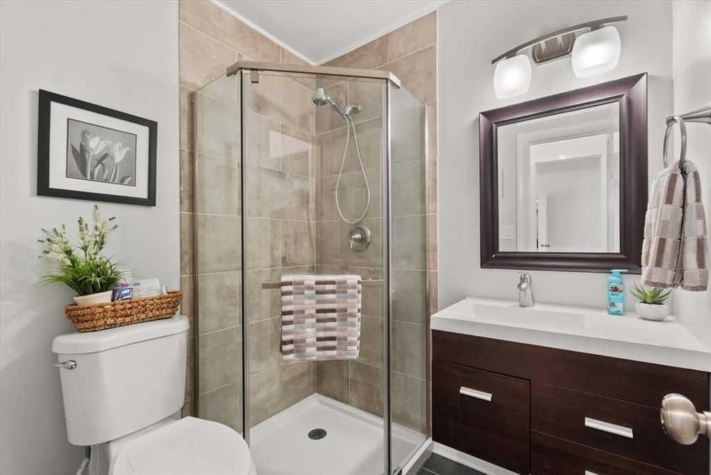 For Sale: $699,900 (3 beds, 3 baths, 2000 Square Feet)