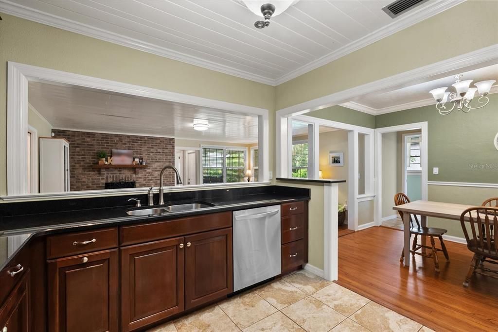 For Sale: $699,900 (3 beds, 3 baths, 2000 Square Feet)