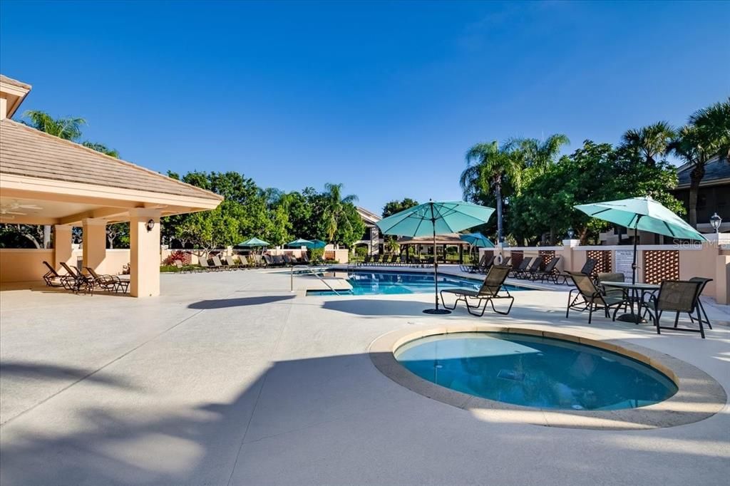 合同活跃: $589,000 (3 贝兹, 2 浴室, 1839 平方英尺)