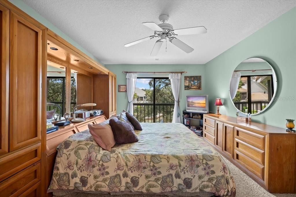 合同活跃: $589,000 (3 贝兹, 2 浴室, 1839 平方英尺)