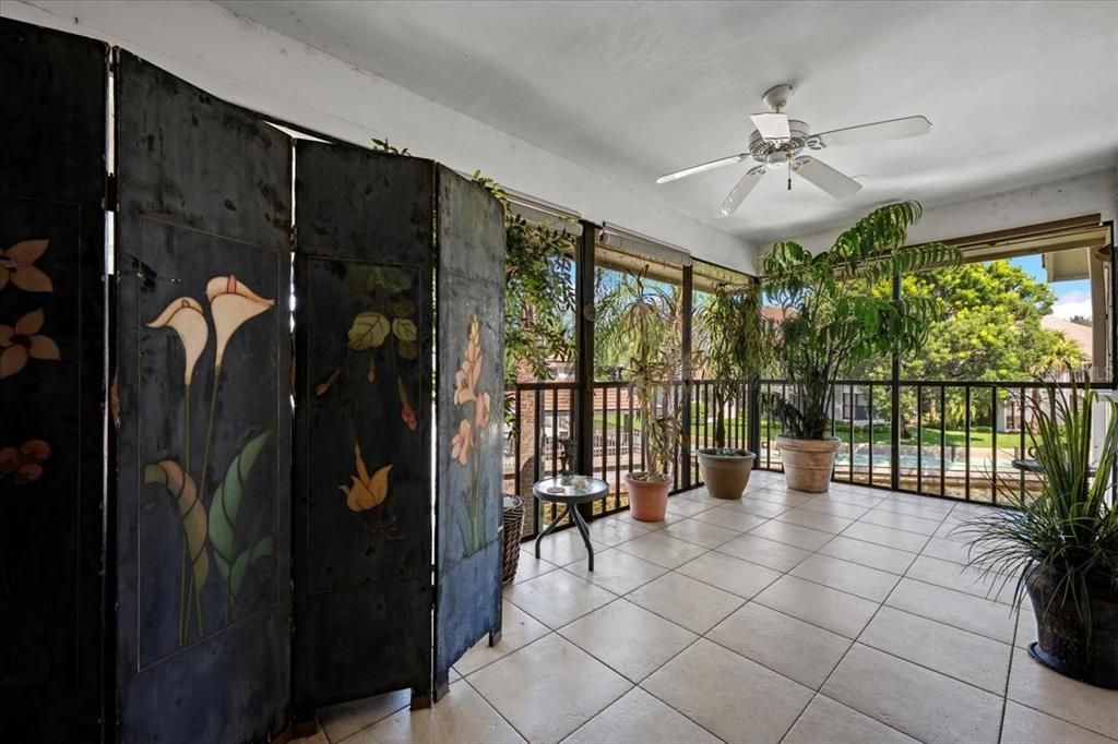 合同活跃: $589,000 (3 贝兹, 2 浴室, 1839 平方英尺)