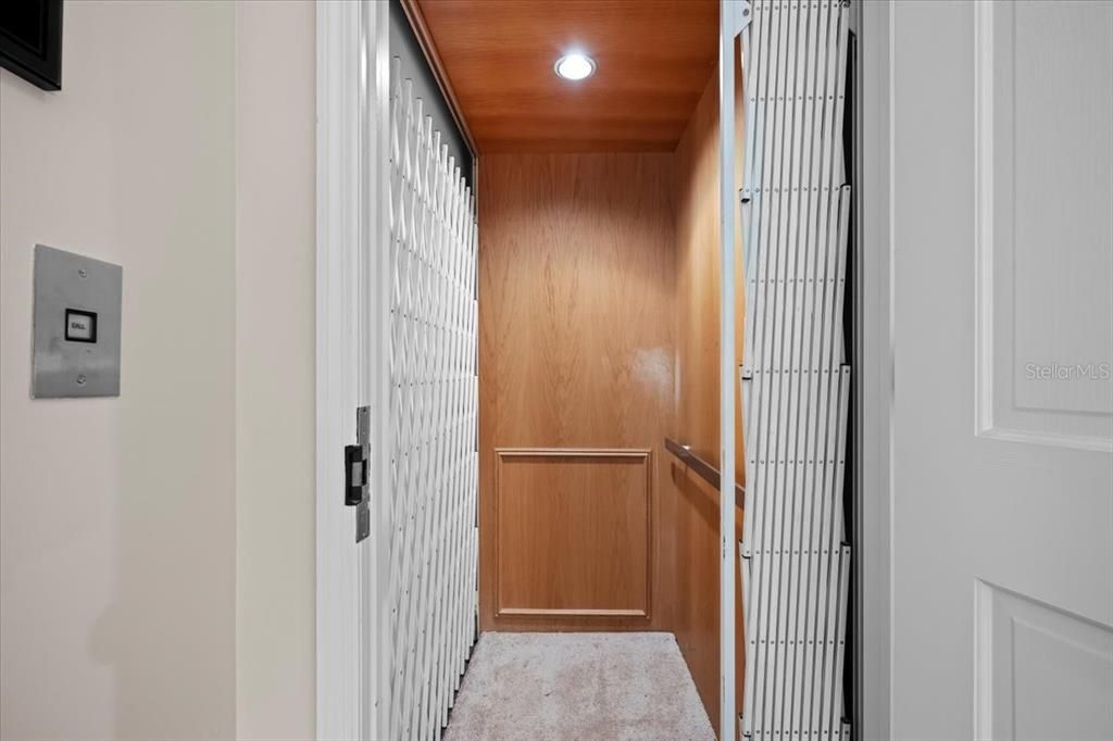 合同活跃: $589,000 (3 贝兹, 2 浴室, 1839 平方英尺)