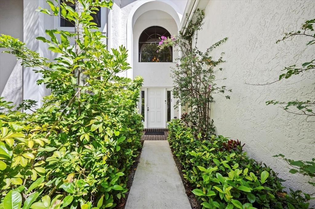 合同活跃: $589,000 (3 贝兹, 2 浴室, 1839 平方英尺)