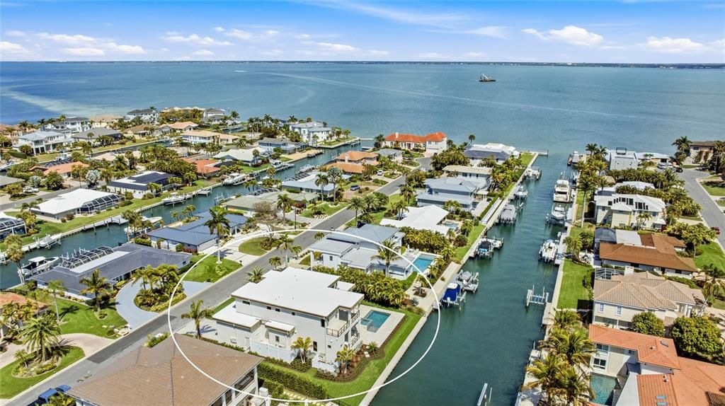 На продажу: $5,799,000 (5 спален, 5 ванн, 4216 Квадратных фут)