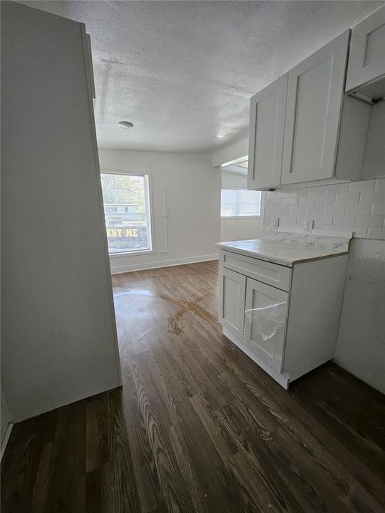На продажу: $127,000 (3 спален, 1 ванн, 953 Квадратных фут)