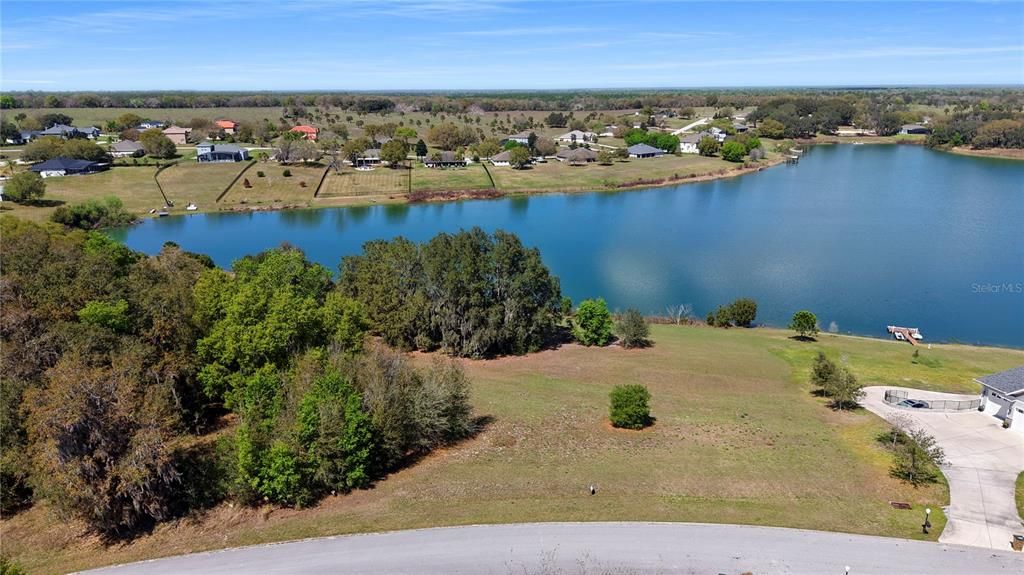 На продажу: $225,900 (1.07 acres)