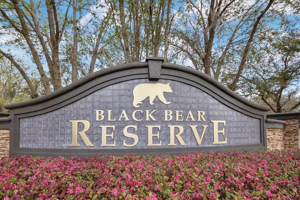 На продажу: $225,900 (1.07 acres)