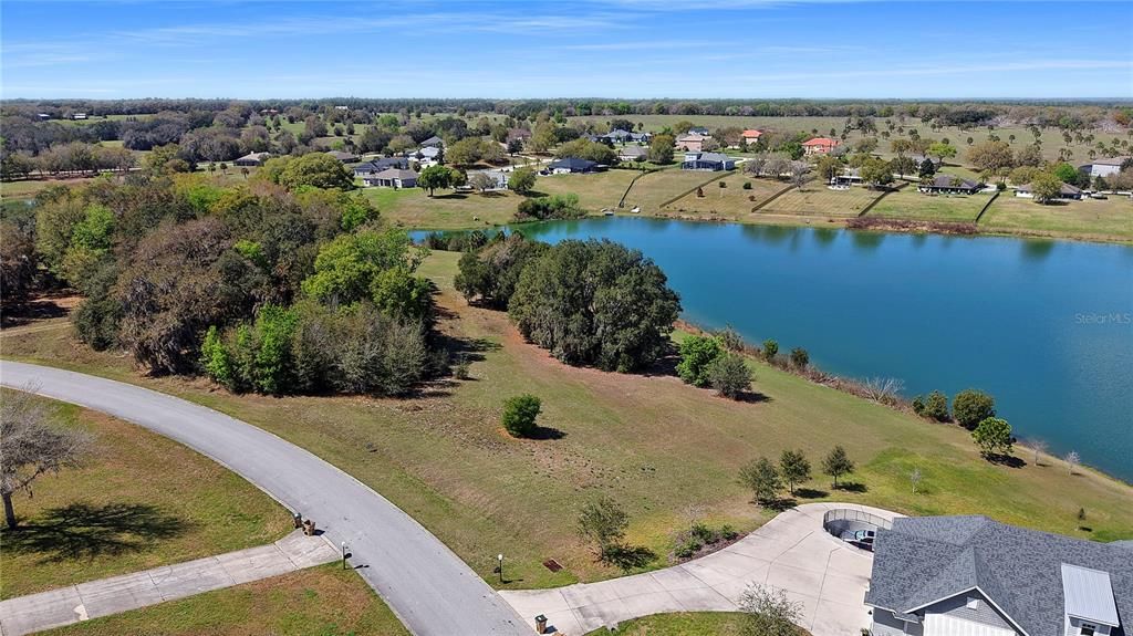 На продажу: $225,900 (1.07 acres)
