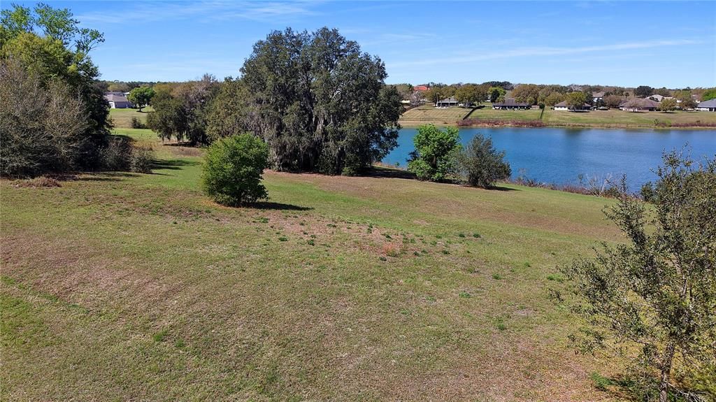 На продажу: $225,900 (1.07 acres)