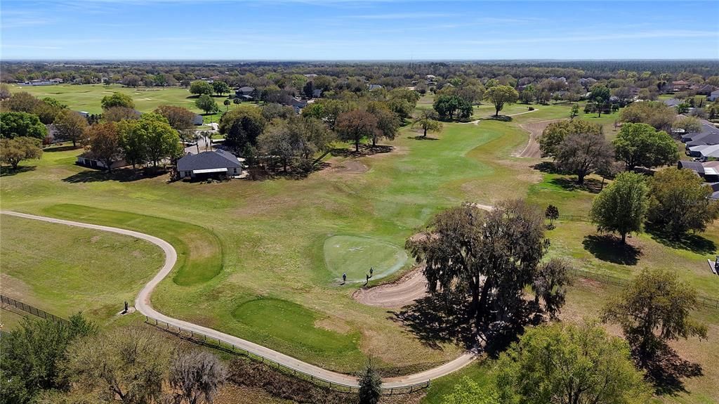 На продажу: $225,900 (1.07 acres)