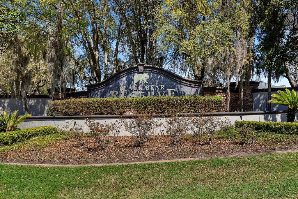 На продажу: $225,900 (1.07 acres)