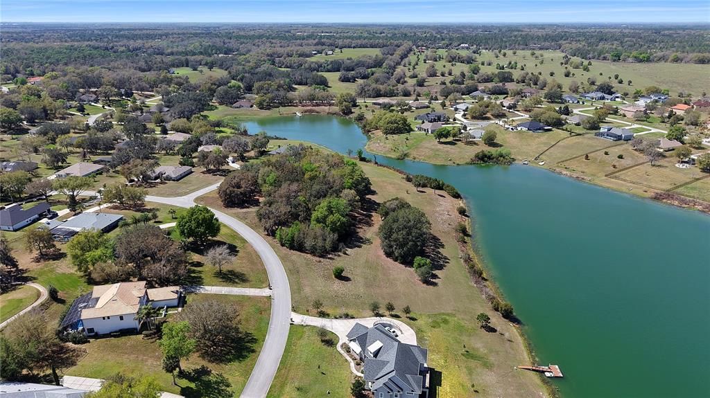 На продажу: $225,900 (1.07 acres)