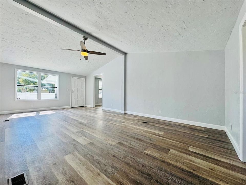 For Sale: $259,950 (4 beds, 2 baths, 1725 Square Feet)