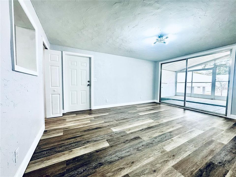 For Sale: $259,950 (4 beds, 2 baths, 1725 Square Feet)
