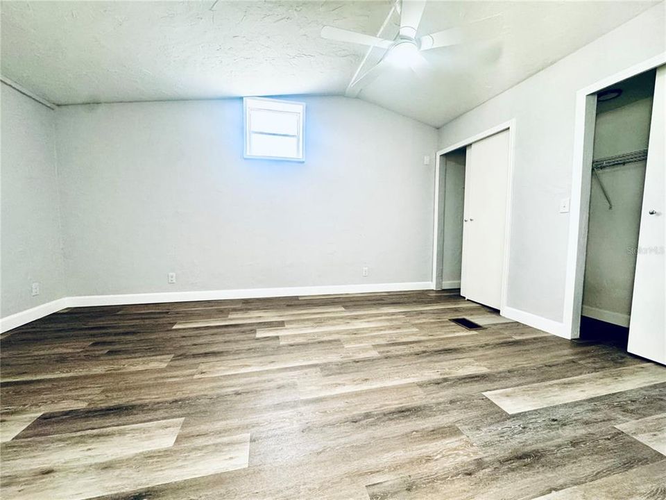 For Sale: $259,950 (4 beds, 2 baths, 1725 Square Feet)