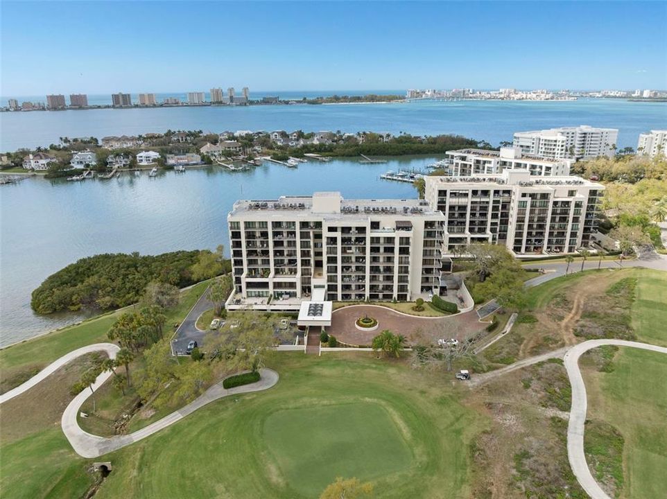 Activo con contrato: $925,000 (2 camas, 2 baños, 1914 Pies cuadrados)