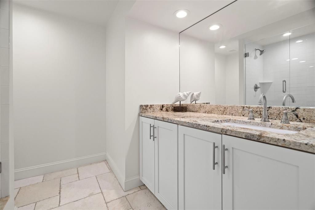 Activo con contrato: $925,000 (2 camas, 2 baños, 1914 Pies cuadrados)
