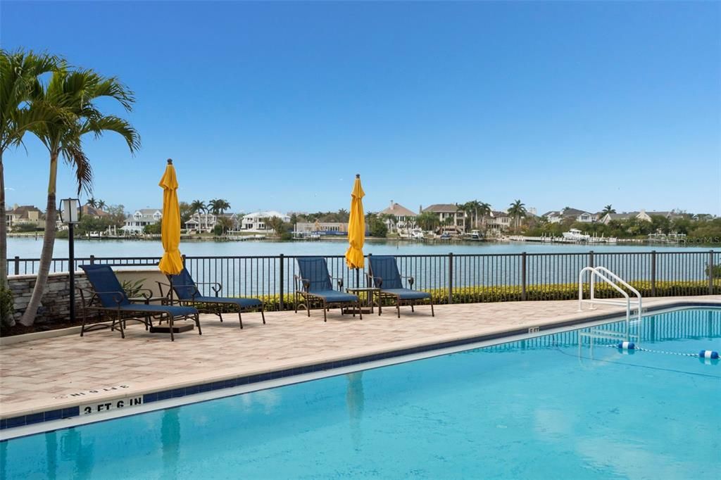Activo con contrato: $925,000 (2 camas, 2 baños, 1914 Pies cuadrados)