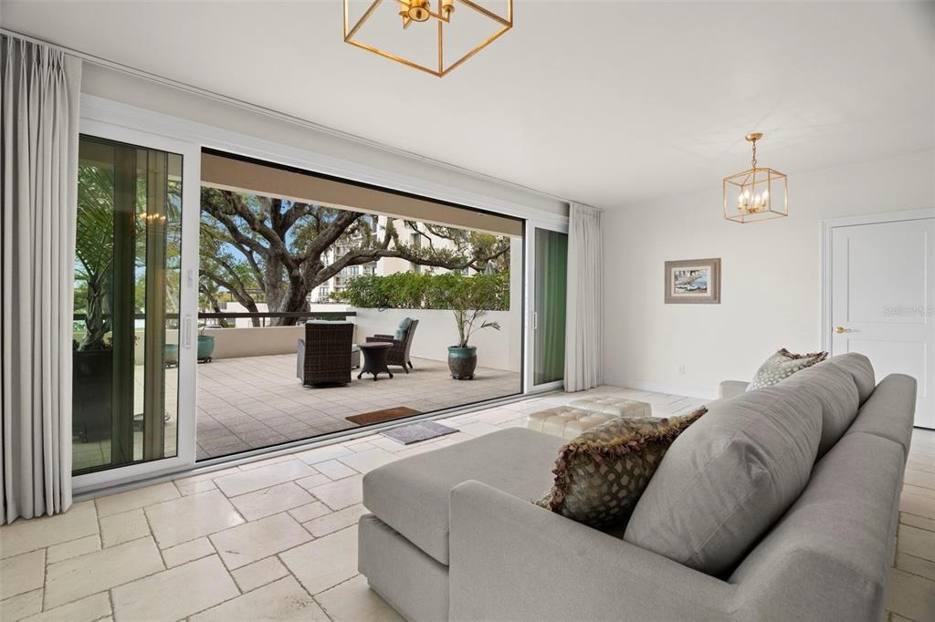 Activo con contrato: $925,000 (2 camas, 2 baños, 1914 Pies cuadrados)