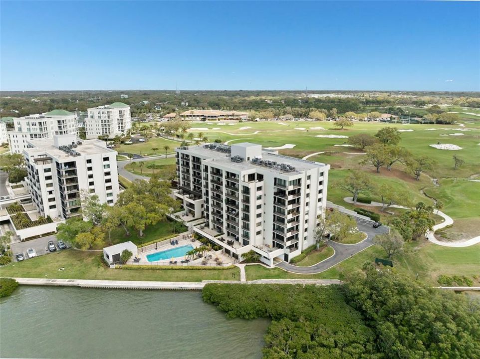Activo con contrato: $925,000 (2 camas, 2 baños, 1914 Pies cuadrados)