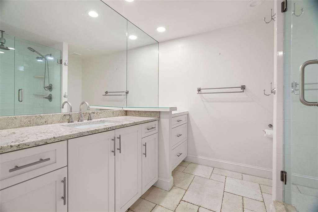 Activo con contrato: $925,000 (2 camas, 2 baños, 1914 Pies cuadrados)