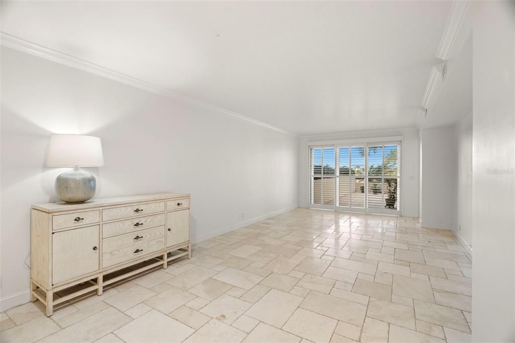Activo con contrato: $925,000 (2 camas, 2 baños, 1914 Pies cuadrados)