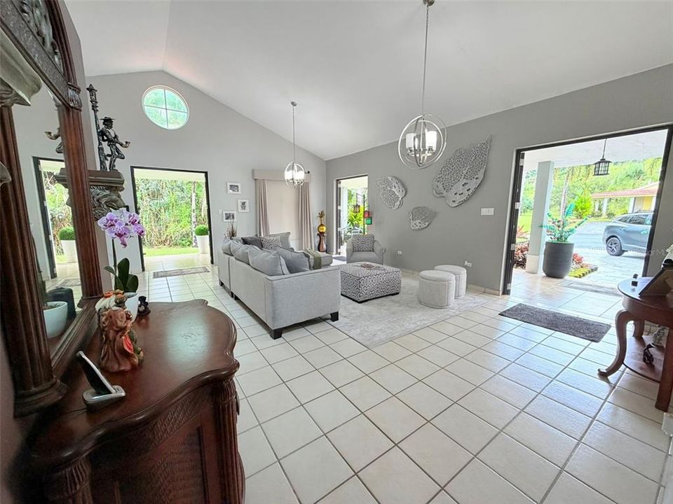 For Sale: $700,000 (4 beds, 3 baths, 3500 Square Feet)
