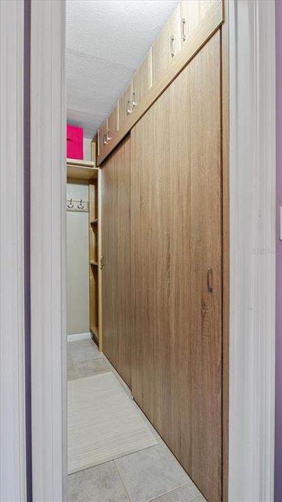 На продажу: $310,000 (2 спален, 2 ванн, 1070 Квадратных фут)