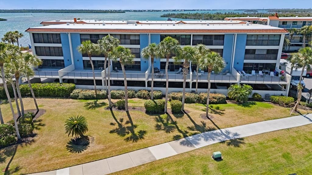 На продажу: $310,000 (2 спален, 2 ванн, 1070 Квадратных фут)