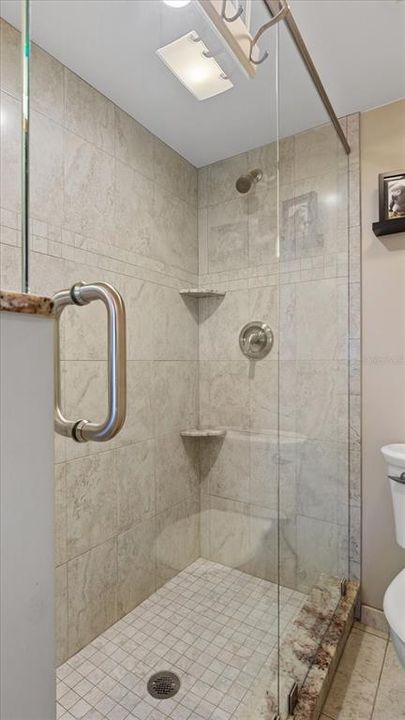 На продажу: $310,000 (2 спален, 2 ванн, 1070 Квадратных фут)