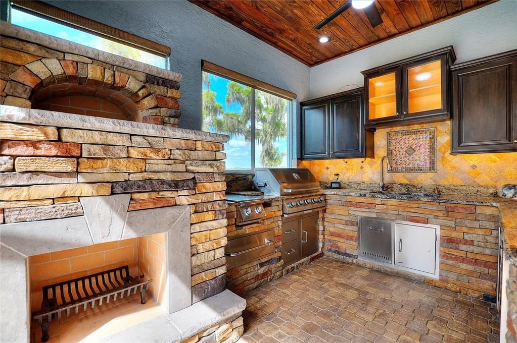 En Venta: $1,359,000 (5 camas, 4 baños, 4011 Pies cuadrados)