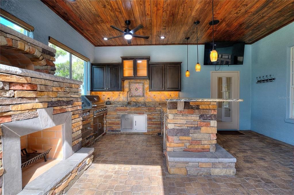 En Venta: $1,359,000 (5 camas, 4 baños, 4011 Pies cuadrados)