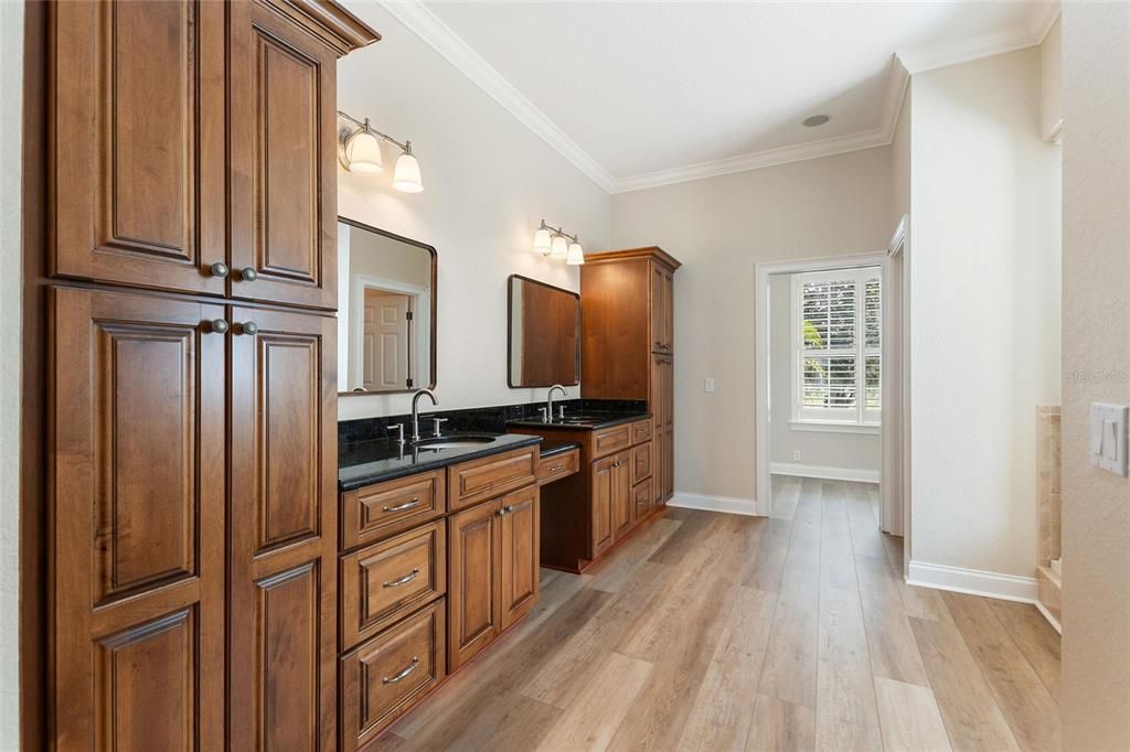 En Venta: $1,359,000 (5 camas, 4 baños, 4011 Pies cuadrados)