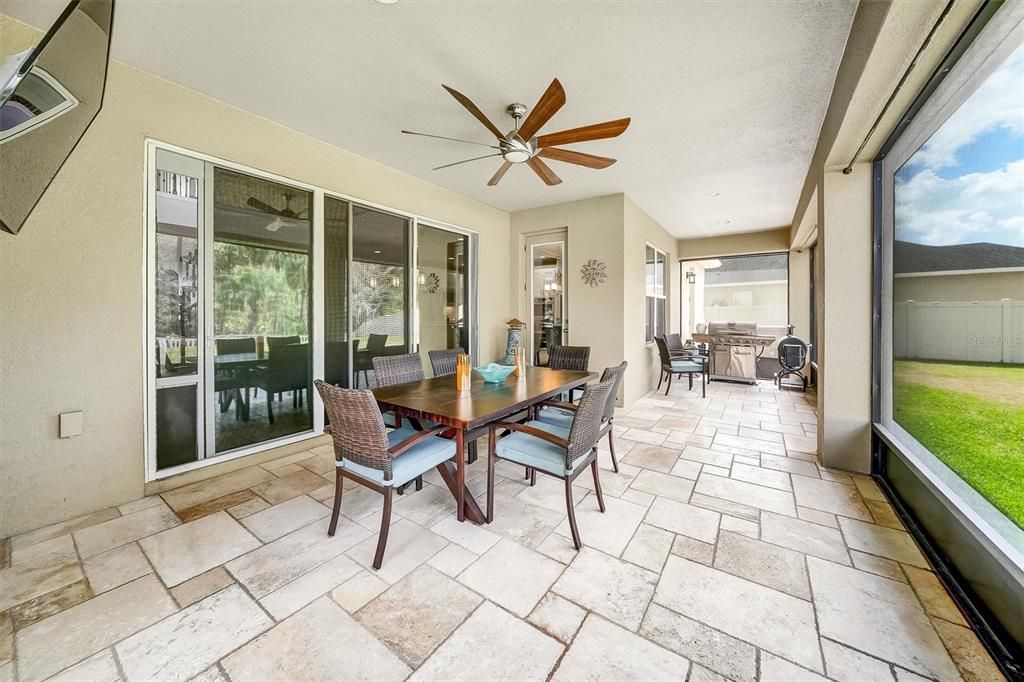 Activo con contrato: $869,900 (5 camas, 4 baños, 4181 Pies cuadrados)