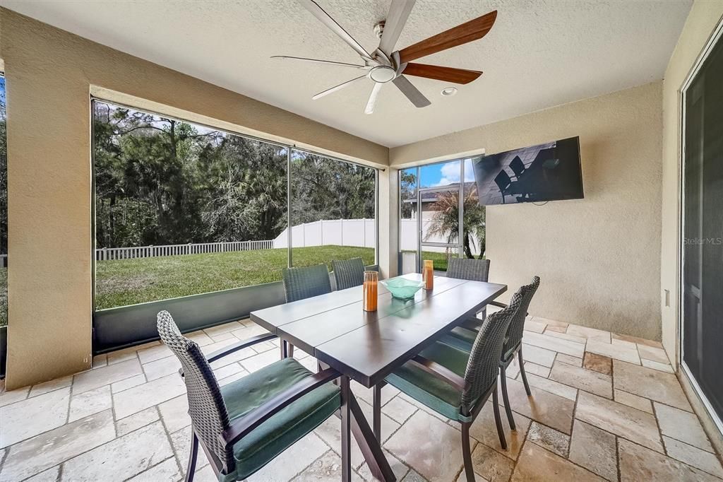 Activo con contrato: $869,900 (5 camas, 4 baños, 4181 Pies cuadrados)