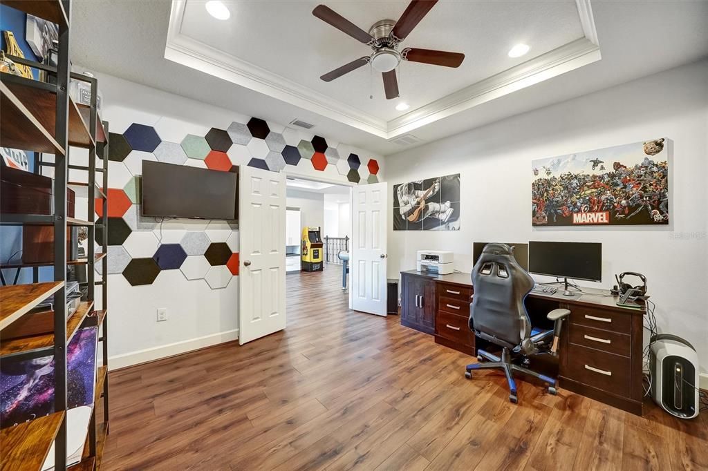 Activo con contrato: $869,900 (5 camas, 4 baños, 4181 Pies cuadrados)