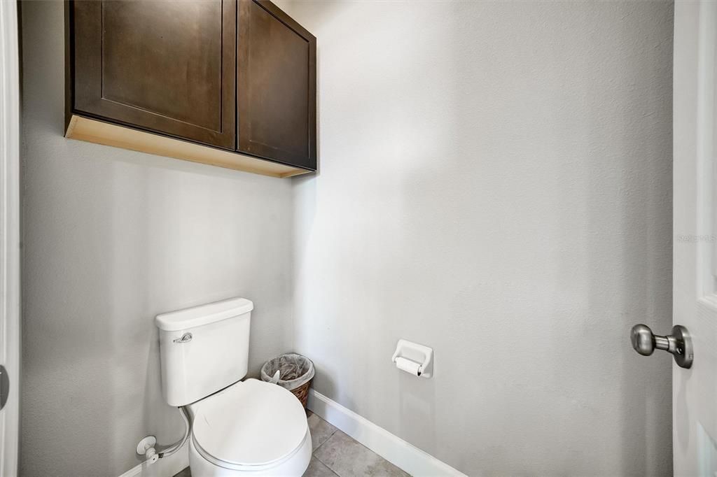 Activo con contrato: $869,900 (5 camas, 4 baños, 4181 Pies cuadrados)