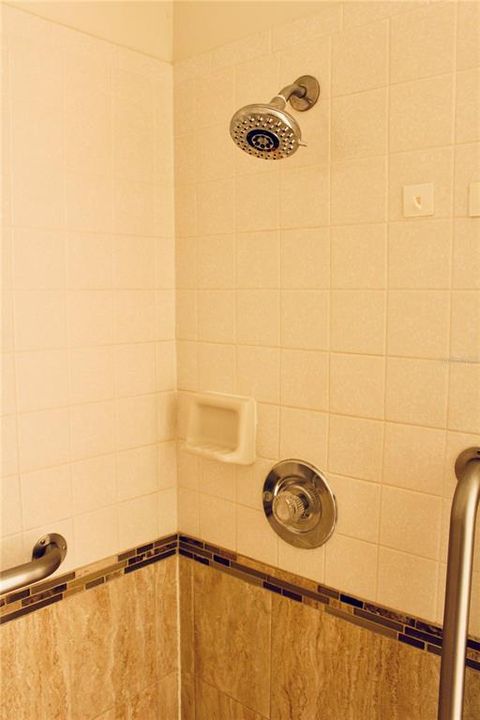 Active With Contract: $279,000 (2 beds, 2 baths, 1675 Square Feet)