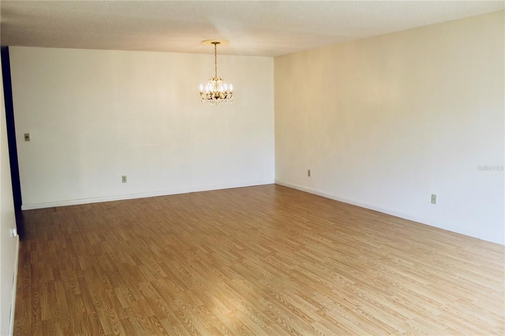 Active With Contract: $279,000 (2 beds, 2 baths, 1675 Square Feet)