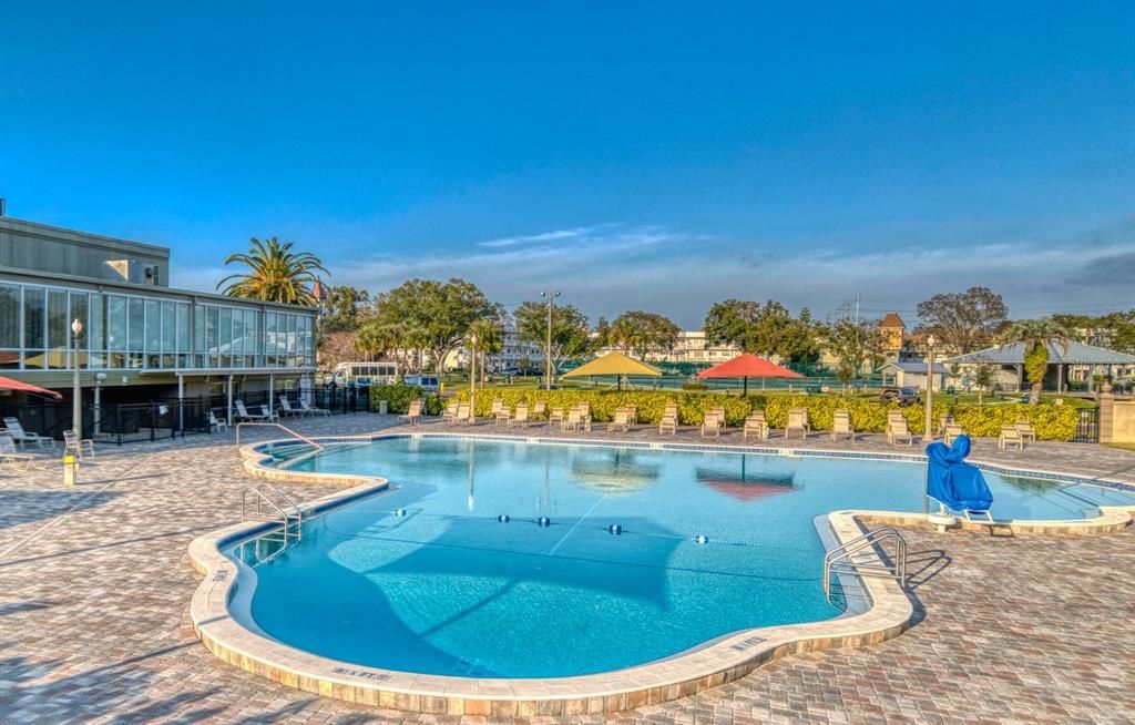 Active With Contract: $279,000 (2 beds, 2 baths, 1675 Square Feet)