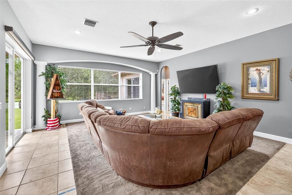 For Sale: $850,000 (4 beds, 3 baths, 3378 Square Feet)