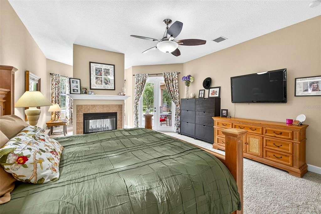 For Sale: $850,000 (4 beds, 3 baths, 3378 Square Feet)