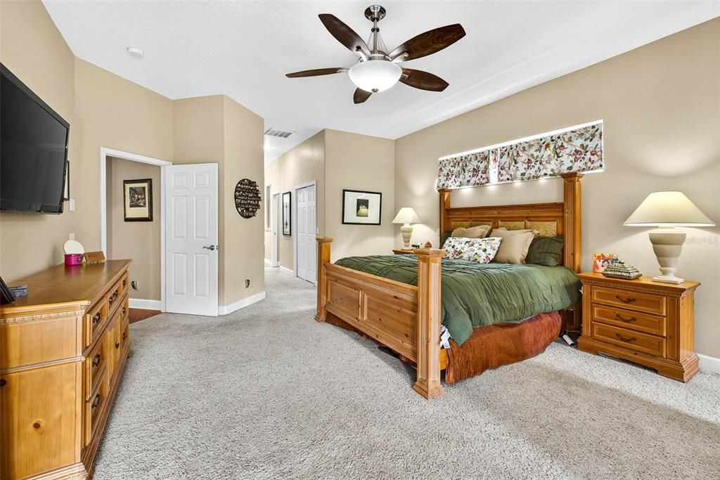 For Sale: $850,000 (4 beds, 3 baths, 3378 Square Feet)